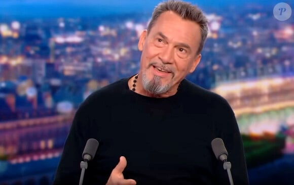 Florent Pagny, qui va beaucoup mieux, était l'invité de Gilles Bouleau aux 20 heures de TF1. © Captute TV TF1 via Bestimage