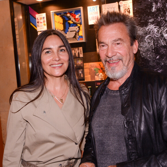 Pour celle qui l'accompagne et le soutient depuis tant d'années.
Exclusif - Florent Pagny et sa femme Azucena Caamano lors de la première du spectacle Lost in Buenos Aires à l'Européen à Paris le 28 juin 2021. © Rachid Bellak / Bestimage