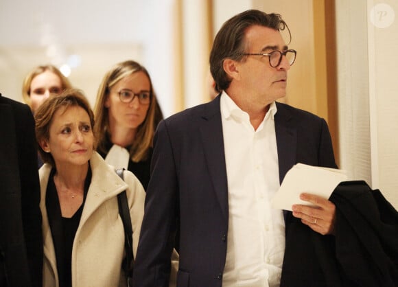 L'occasion pour Yannick Alléno de témoigner à la barre, un moment emprunt d'énormément d'émotion : 
Yannick Alleno assiste au procès du chauffard et de deux autres suspects, soupçonnés d'avoir tué Antoine, le fils du chef étoilé en mai 2022, au tribunal correctionnel de Paris, le 31 octobre 2024. © Jonathan Rebboah / Panoramic / Bestimage 