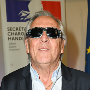 Gilbert Montagné - Cérémonie de remise des Insignes d'Officier de la Légion d'honneur à Gilbert Montagné au Ministère des Solidarités et de la Santé à Paris. Le 22 septembre 2021 © Coadic Guirec / Bestimage