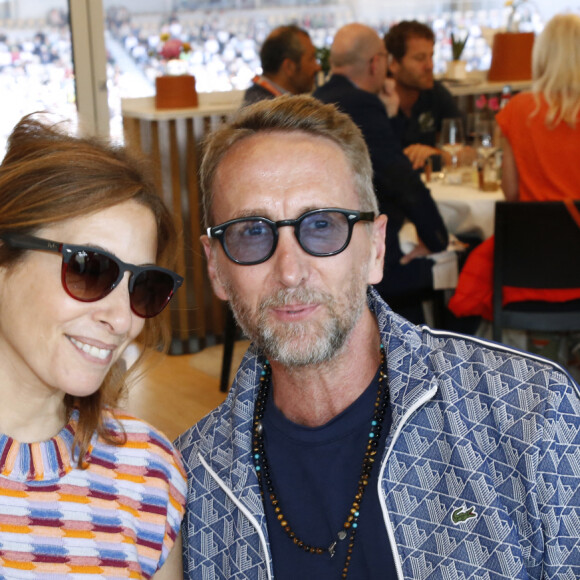 Exclusif - Léa Salamé et Philippe Caverivière - Déjeuner dans la loge de France Télévision lors des Internationaux de France de Tennis de Roland Garros 2024 - Jour 12, à Paris. Le 6 Juin 2024. © Bertrand Rindoff / Bestimage