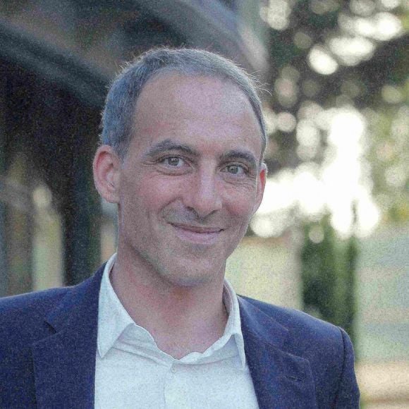 Exclusif - Raphaël Glucksmann - Législatives 2024 - Les représentants des partis politiques arrivent dans les locaux de TF1 pour une interview pendant le journal de 20H entre les deux tours le 1er juillet 2024. © Jonathan Rebboah / Panoramic / Bestimage