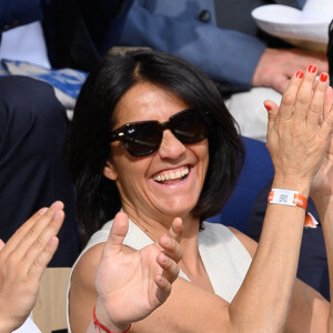 Florence Foresti et Alexandre Kominek dans les tribunes lors des Internationaux de France de tennis à Roland Garros le 29 mai 2022 à Paris, France. Photo par Laurent Zabulon/ABACAPRESS.COM