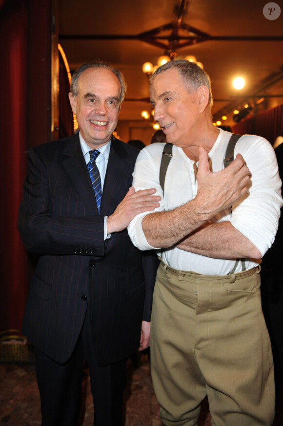 Frédéric Mitterrand et Bernard Lavilliers pour le Gala de l'Union des Artistes au Cirque d'Hiver Bouglione le 29   mars 2010