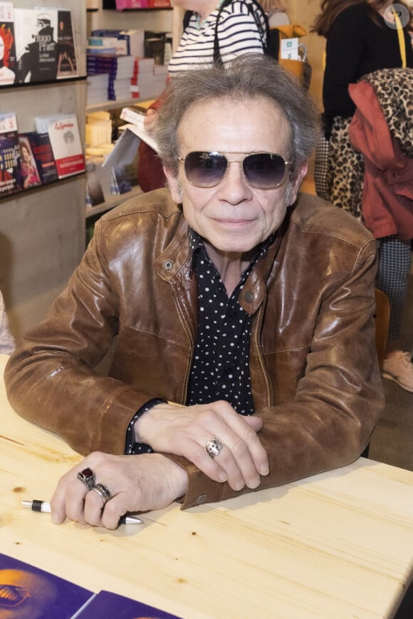 Philippe Manoeuvre au Festival du Livre de Paris au Grand Palais éphémère à Paris, France, le 22 avril 2022. © Jack Tribeca/Bestimage