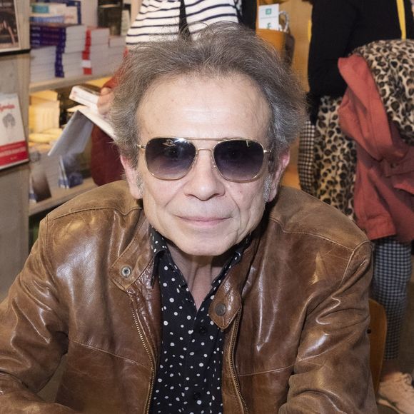 Philippe Manoeuvre au Festival du Livre de Paris au Grand Palais éphémère à Paris, France, le 22 avril 2022. © Jack Tribeca/Bestimage