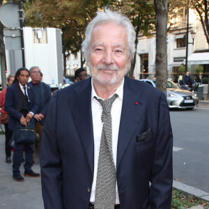 Pierre Arditi arrive au « Concerto pour la Paix » organisé par Omar Harfouch au Théâtre des Champs Élysées à Paris, France, le 18 Septembre 2024. © Bertrand Rindoff / Bestimage 