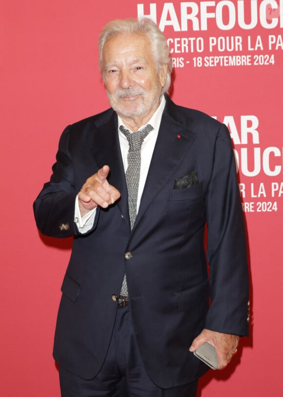 Pierre Arditi au photocall du "concerto pour la paix" de Omar Harfouch au Théâtre des Champs-Elysées à Paris le 18 septembre 2024. © Coadic Guirec / Bestimage 