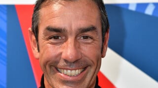 Après son divorce, Robert Pirès célèbre l'anniversaire de son fils Théo (16 ans), beau gosse presque aussi grand que lui !