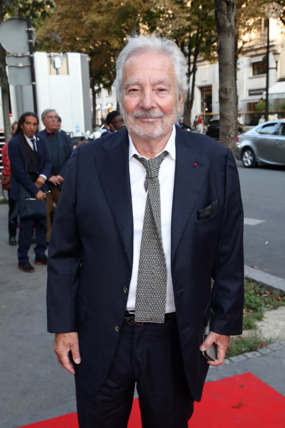 Pierre Arditi arrive au « Concerto pour la Paix » organisé par Omar Harfouch au Théâtre des Champs Élysées à Paris, France, le 18 Septembre 2024. © Bertrand Rindoff / Bestimage