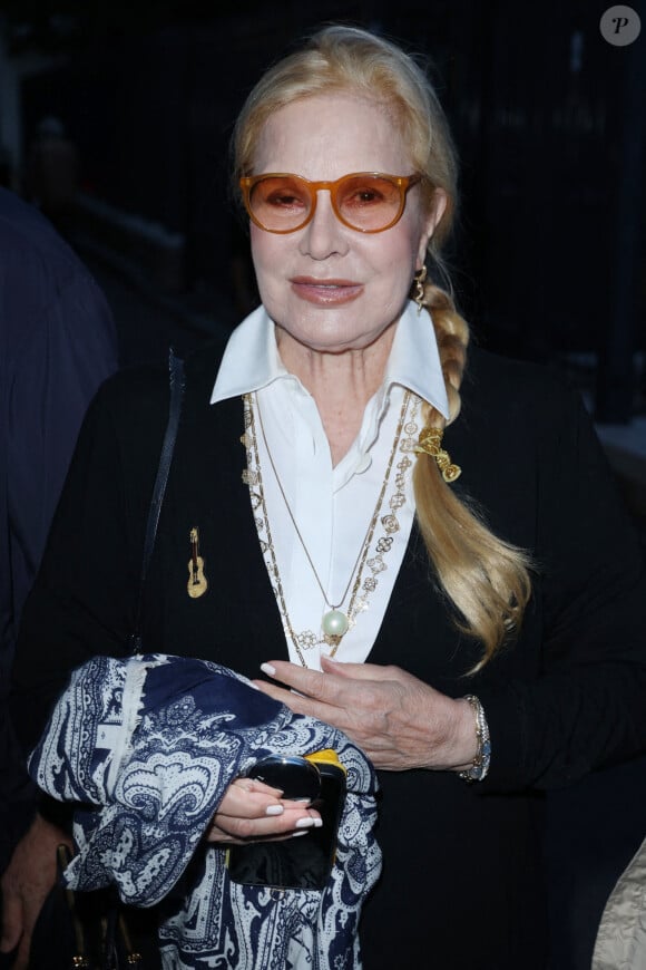 Sylvie Vartan assiste au lancement du livre 'DreamLand' de Martine Couralet-Laing à Paris, France, le 19 octobre 2023. Photo par Jerome Dominé/ABACAPRESS.COM