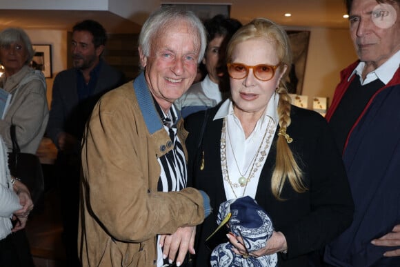 Sylvie Vartan et Dave assistent au lancement du livre 'DreamLand' de Martine Couralet-Laing à Paris, France, le 19 octobre 2023. Photo par Jerome Dominé/ABACAPRESS.COM