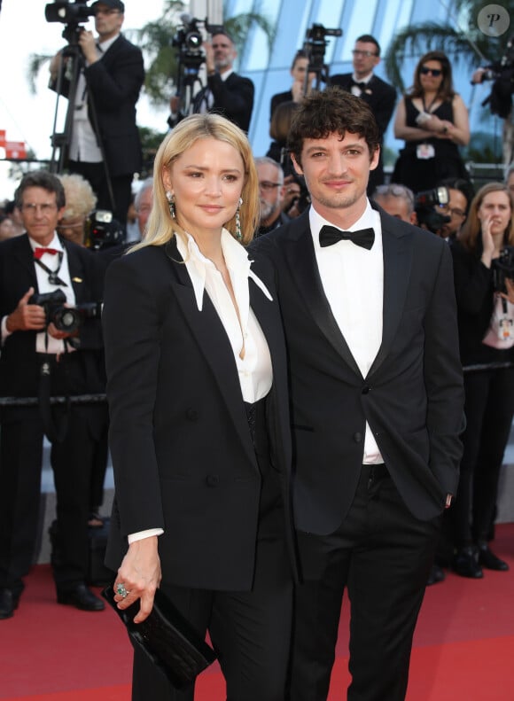 Virginie Efira et son compagnon Niels Schneider lors de la montée des marches de la cérémonie de clôture du 72ème Festival International du Film de Cannes, le 25 mai 2019. © Denis Guignebourg/Bestimage 