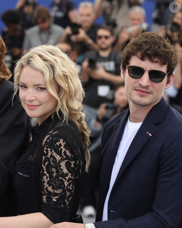 Virginie Efira et son compagnon Niels Schneider au photocall de "Sibyl" lors du 72ème Festival International du Film de Cannes, le 25 mai 2019. © Dominique Jacovides/Bestimage 