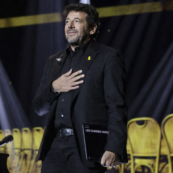 Certains internautes ont par ailleurs pensé que Patrick Bruel s'était improvisé serveur dans ce train mais il s'agit en réalité de Jean Imbert, chef dans L'Orient Express.
Patrick Bruel lors d'une cérémonie organisée par le Conseil des institutions juives de France (CRIF) en hommage aux victimes des attentats du Hamas du 7 octobre 2023 