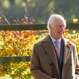 Le roi Charles a été photographié en train d'assister à l'office du matin à l'église St Mary Magdalene de Sandringham, dans le Norfolk, au Royaume-Uni, le 3 novembre 2024. Le monarque a été vu arrivant à l'église historique le dimanche matin, maintenant une tradition royale de longue date. Photo par SplashNews/ABACAPRESS.COM