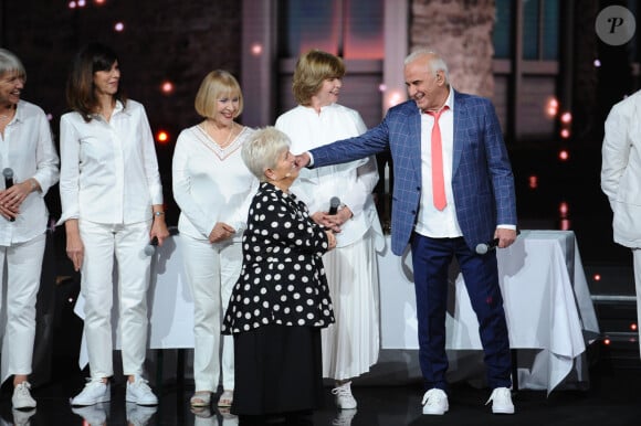 Exclusif -  Mimie Mathy, Michel Fugain, sa famille et ses amis - Surprises - Enregistrement de l'émission "La Chanson secrète 4", qui sera diffusée le 4 janvier 2020 sur TF1, à Paris. Le 17 décembre 2019 © Gaffiot-Perusseau / Bestimage 