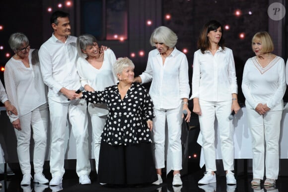 Exclusif - Mimie Mathy, Michel Fugain, sa famille et ses amis - Surprises - Enregistrement de l'émission "La Chanson secrète 4", qui sera diffusée le 4 janvier 2020 sur TF1, à Paris. Le 17 décembre 2019 © Gaffiot-Perusseau / Bestimage 