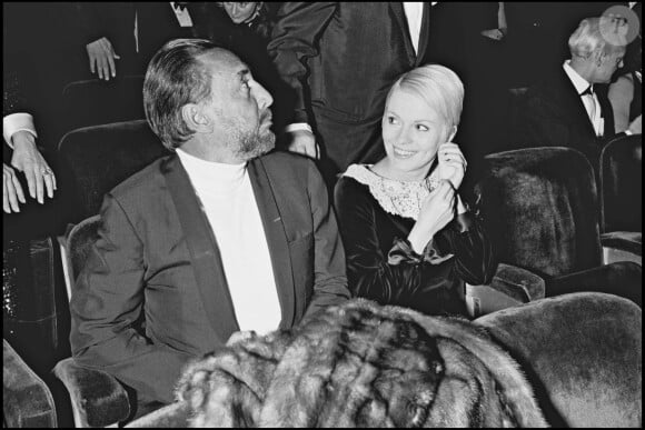 L'écrivain et l'actrice se sont rencontrés peu de temps avant les fêtes de Noël 1959
 
Archives - Jean Seberg et Romain Gary à Paris.