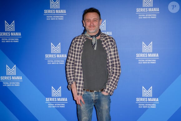 Jean-Paul Rouve - Photocall de la série "Polar Park", une fiction policière atypique, tragi-comique au festival Series Mania à Lille le 20 mars 2023. © Stéphane Vansteenkiste / Bestimage