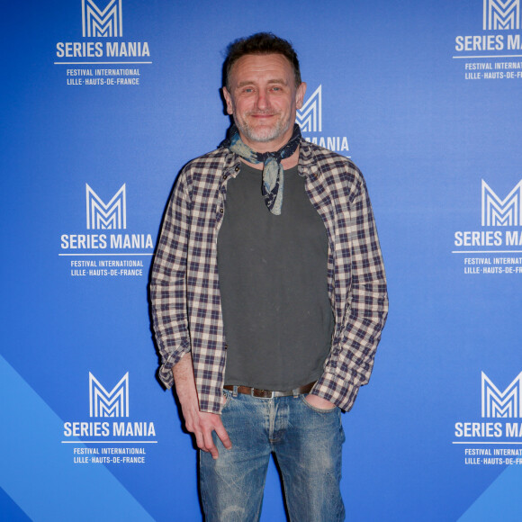 Jean-Paul Rouve - Photocall de la série "Polar Park", une fiction policière atypique, tragi-comique au festival Series Mania à Lille le 20 mars 2023. © Stéphane Vansteenkiste / Bestimage