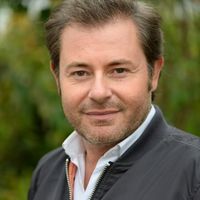 Anthony Dupray a un fils de 4 ans et un autre de... 27 ans, ce dernier vit loin de lui dans une ville européenne magnifique