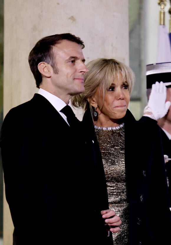 Selon l’astrologue, Brigitte Macron, Bélier ascendant Vierge et Emmanuel Macron, Sagittaire proche du Capricorne, forment un couple solide 
Le président Emmanuel Macron et sa femme Brigitte Macron lors de l'accueil par le couple présidentiel français du président du Kazakhstan au palais de l'Elysée à Paris pour un dîner d'état le 5 novembre 2024. © Dominique Jacovides / Bestimage 