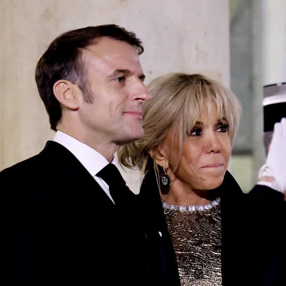 Selon l’astrologue, Brigitte Macron, Bélier ascendant Vierge et Emmanuel Macron, Sagittaire proche du Capricorne, forment un couple solide 
Le président Emmanuel Macron et sa femme Brigitte Macron lors de l'accueil par le couple présidentiel français du président du Kazakhstan au palais de l'Elysée à Paris pour un dîner d'état le 5 novembre 2024. © Dominique Jacovides / Bestimage 