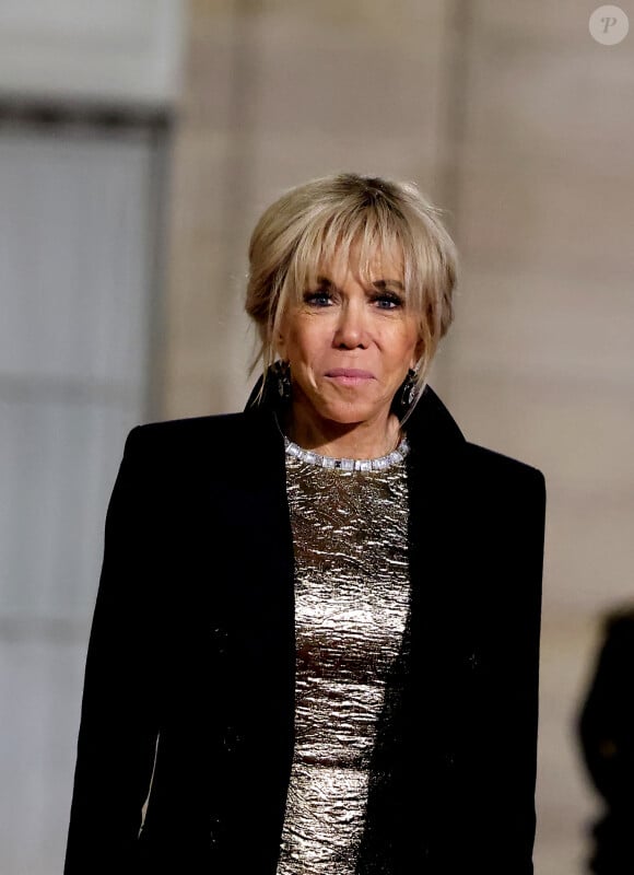 Brigitte Macron lors de l'accueil par le couple présidentiel français du président du Kazakhstan au palais de l'Elysée à Paris pour un dîner d'état le 5 novembre 2024. © Dominique Jacovides / Bestimage 