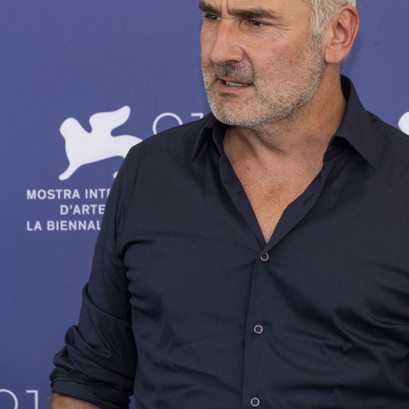 Théma - Les hommes en blond platine - Gilles Lellouche 81st Venice Film Festival Photocall of the movie -Leurs Enfants Apres Eux (And their children after them) Palazzo del Casinò Lido of Venice, Italy 31st August 2024