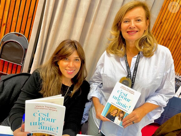 Lors de la Foire du livre de Brive 2024, où elle présentait son livre "C'est pour une amie", elle a croisé son ex-compagnon François Hollande
Constance Vergara et Valérie Trierweiler - Foire du Livre de Brive 2024 à la Halle Georges Brassens de Brive-la-Gaillarde le 8 novembre 2024. © Fabien Faure / Bestimage 