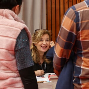 Valérie Trierweiler à la Foire du Livre de Brive 2024 à la Halle Georges Brassens de Brive-la-Gaillarde, le 10 novembre 2024. © Jean-Marc Lhomer / Bestimage 