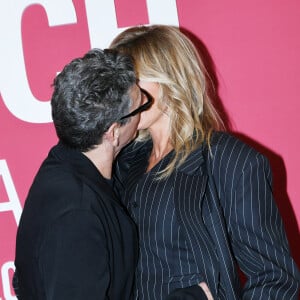 Marc Lavoine et sa compagne Adriana Karembeu au photocall du "concerto pour la paix" de Omar Harfouch au Théâtre des Champs-Elysées à Paris le 18 septembre 2024. © Rachid Bellak / Bestimage 