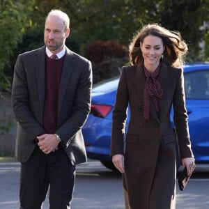 Le prince William, prince de Galles, et Catherine (Kate) Middleton, princesse de Galles, visitent le centre communautaire de Southport pour rencontrer les familles des personnes prises dans l'attaque au couteau de Southport plus tôt cette année, à Southport, Merseyside, Royaume-Uni, le 10 octobre 2024. © Danny Lawson/WPA-Pool/Bestimage 