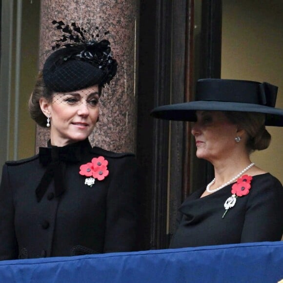 Catherine Kate Middleton, princesse de Galles et Sophie Rhys-Jones duchesse d'Edimbourg - La famille royale honore les disparus des deux guerres mondiales lors de la cérémonie Remembrance Sunday ( Dimanche du souvenir ) au Cénotaphe à Londres - Photo Must Be Credited ©Alpha Press 073074 10/11/2024 Kate Princess of Wales Catherine Katherine Duchess of Cambridge Middleton and Sophie Countess of Wessex Duchess of Edinburgh at Remembrance Sunday at Cenotaph in. London. No UK Rights Until 7 Days from Picture Shot Date 