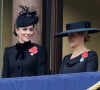 Lors de la cérémonie nationale du souvenir, une conversation entre Kate Middleton et Sophie de Wessex à propos de cette barbe a intrigué les experts en lecture labiale
Catherine Kate Middleton, princesse de Galles et Sophie Rhys-Jones duchesse d'Edimbourg honorent les disparus des deux guerres mondiales lors de la cérémonie Remembrance Sunday ( Dimanche du souvenir ) au Cénotaphe à Londres