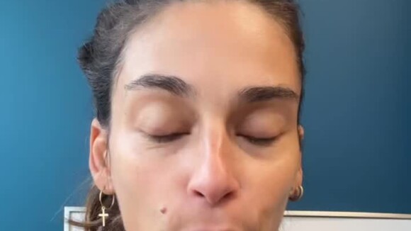 "J'espère que vous allez bien (...) Hier j'ai fait une escapade à Bruxelles qui est quand même ma ville de coeur, c'est ma ville de naissance où j'ai passé la plupart de ma vie jusqu'à présent, et je voulais parler des frites..."
Tatiana Silva, Instagram