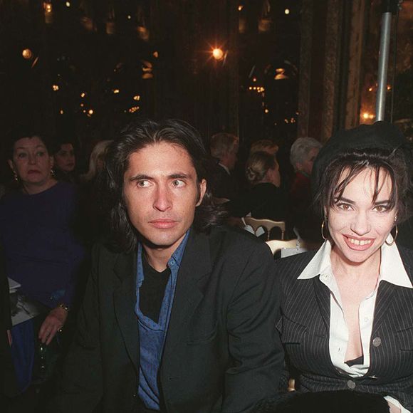 Des passions, l'actrice en a connues beaucoup. Avec l'avocat Arno Klarsfled dans les années 90...En 1997 défilé Dior, Arno Klarsfled et Béatrice Dalle