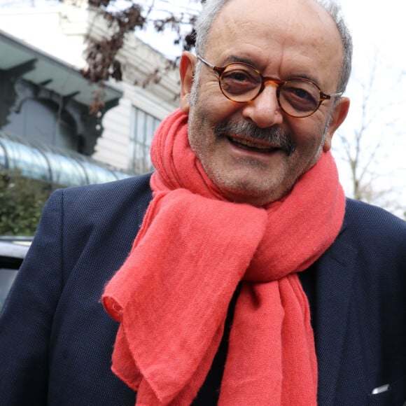 Louis Chedid - Arrivées des people à l'enregistrement de l'émission "Vivement dimanche " à Paris le 19 février 2020. - Arrivées des people à l'enregistrement de l'émission "Vivement dimanche " à Paris le 19 février 2020.