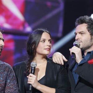 No Web - Louis Chedid et ses enfants Joseph Chedid, Anna Chedid et Matthieu Chedid - Cérémonie des 31ème Victoires de la Musique au Zénith de Paris. Le 12 février 2016  French Music Awards "Victoires de la Musique" at Zénith in Paris on 12/02/2016