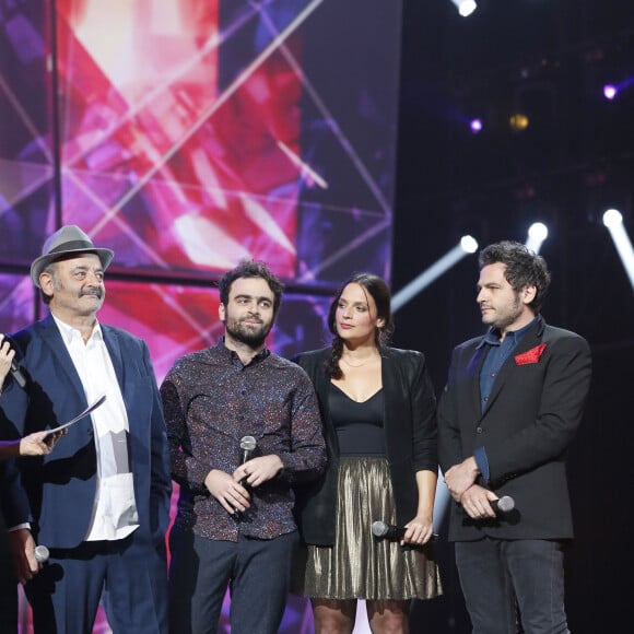 No Web - Louis Chedid et ses enfants Joseph Chedid, Anna Chedid et Matthieu Chedid - Cérémonie des 31ème Victoires de la Musique au Zénith de Paris. Le 12 février 2016  French Music Awards "Victoires de la Musique" at Zénith in Paris on 12/02/2016