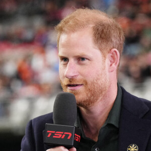 Une apparition loin de Meghan, restée à Los Angeles, mais très utile pour promouvoir les Invictus Games qu'il a créés en 2014
Prince Harry, duc de Sussex, lors du match opposant les Argonauts de Toronto et les Blue Bombers de Winnipeg dans le cadre de la Grey Cup à Vancouver, Canada. Le 17 novembre 2024 Photo by Darryl Dyck/CP/ABACAPRESS.COM