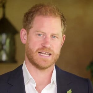 Les membres de la famille royale britannique auto-exilés, le prince Harry et Meghan Markle (duc et duchesse de Sussex), sont apparus ensemble pour la première fois en trois mois dans une nouvelle vidéo.