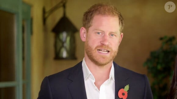 Les membres de la famille royale britannique auto-exilés, le prince Harry et Meghan Markle (duc et duchesse de Sussex), sont apparus ensemble pour la première fois en trois mois dans une nouvelle vidéo.