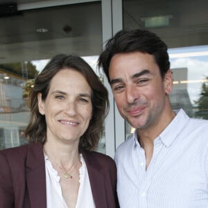 Exclusif - Julian Bugier et sa femme Claire Fournier - Déjeuner dans la loge de France Télévisions lors de la Finale Hommes des Internationaux de France de Tennis de Roland Garros 2024 - Jour 15 à Paris. Le 9 Juin 2024. © Bertrand Rindoff / Bestimage