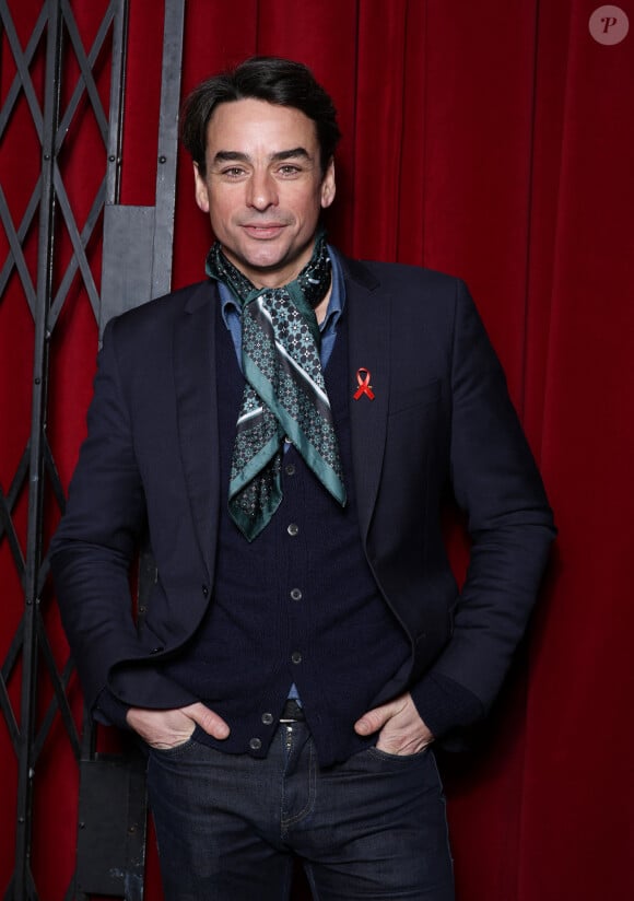 Julian Bugier - Photocall de la soirée de lancement du "Sidaction" au théâtre Edouard VII à Paris le 4 mars 2024. © Denis Guignebourg/Bestimage