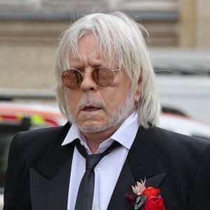 A 71 ans !
Mariage du chanteur Renaud avec sa compagne Christine, qu'il aime appeler Cerise, en référence a ses boucles d'oreilles fetiches portées ce jour, et celui de leur rencontre. Le 4 mai 2024 à la mairie du 14e arrondissement de Paris © Gimmick/SIPA