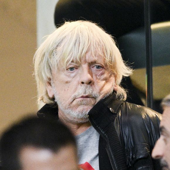 Renaud et sa nouvelle compagne Cerise (qui est d'origine Nantaise) assistent au match de football de Ligue Europa entre le FC Nantes contre Qarabag FK (2-1) à Nantes le 27 octobre 2022.