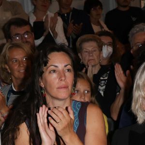 Le chanteur Renaud (Renaud Séchan) et sa femme Cerise - Les amis musiciens de Renaud ont donné un concert à la Mairie du 13ème à Paris le 5 septembre 2024, en hommage au chanteur et à l'occasion de l'exposition "Renaud, Des mots et des images" et de la sortie d'un recueil regroupant des oeuvres d'artistes contemporains illustrant ses chansons par vingt artistes, dont le pionnier de l'art urbain Ernest Pignon-Ernest, les street artistes Jef Aérosol et C215, les peintres Françoise Pétrovitch et Anna Foka ont aussi illustré chacun un titre du chanteur (La mère à Titi, Mistral gagnant, Morgane de toi, Dès que le vent soufflera...). © Coadic Guirec/Bestimage