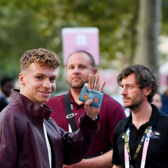 Léon Marchand - Arrivées à la finale de basketball "France vs USA" à l'Arena Bercy à Paris, lors des Jeux Olympiques Paris 2024. Le 10 août 2024 © Perusseau-Jacovides / Bestimage
